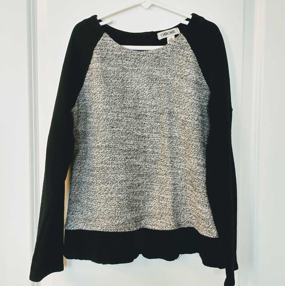 Girl's Cherokee Black And White Long Sleeve Sweater Large 10/12